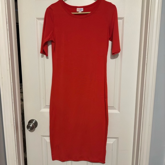 LuLaRoe Dresses & Skirts - Red Lularoe Julia Dress